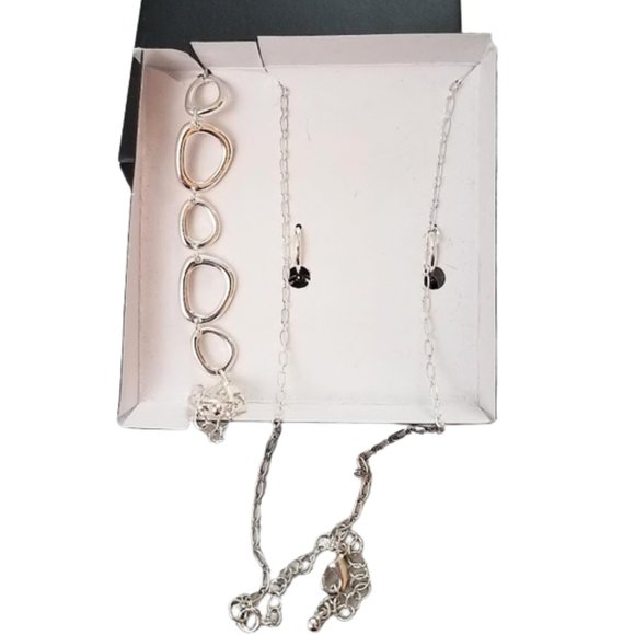 Avon Necklace, Bracelet Earrings 3-Piece Set -Silvertone NIB 2005 - Picture 2 of 5